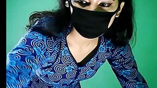 Indian GF With Mask Masturbate on Webcam