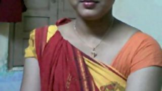 hot Indian gf with her boyfriend gettign her boob sucked