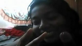 cute Indian gf sucking her boyfriend cock