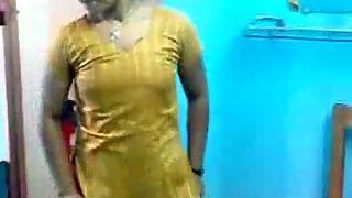 Dhaka bhabhi changing in front of her cousin friend
