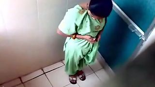 Desi Indian girl in toilet